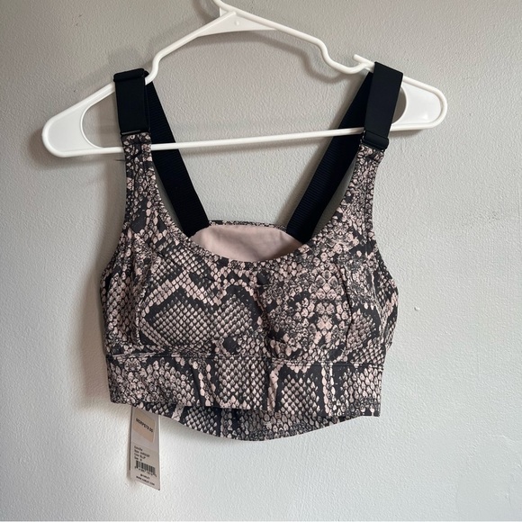 NWT Varley Let's Go Edris Sports Bra in Olive Snake M - Picture 2 of 5